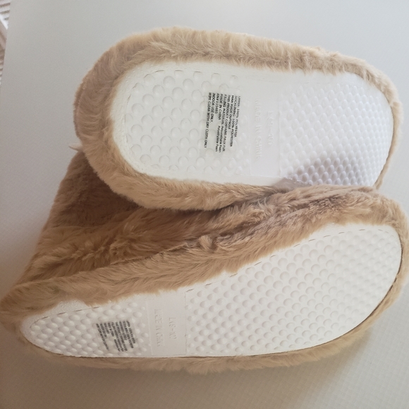 Just In: New Fluffy Reindeer Holiday Slippers - Picture 8 of 9